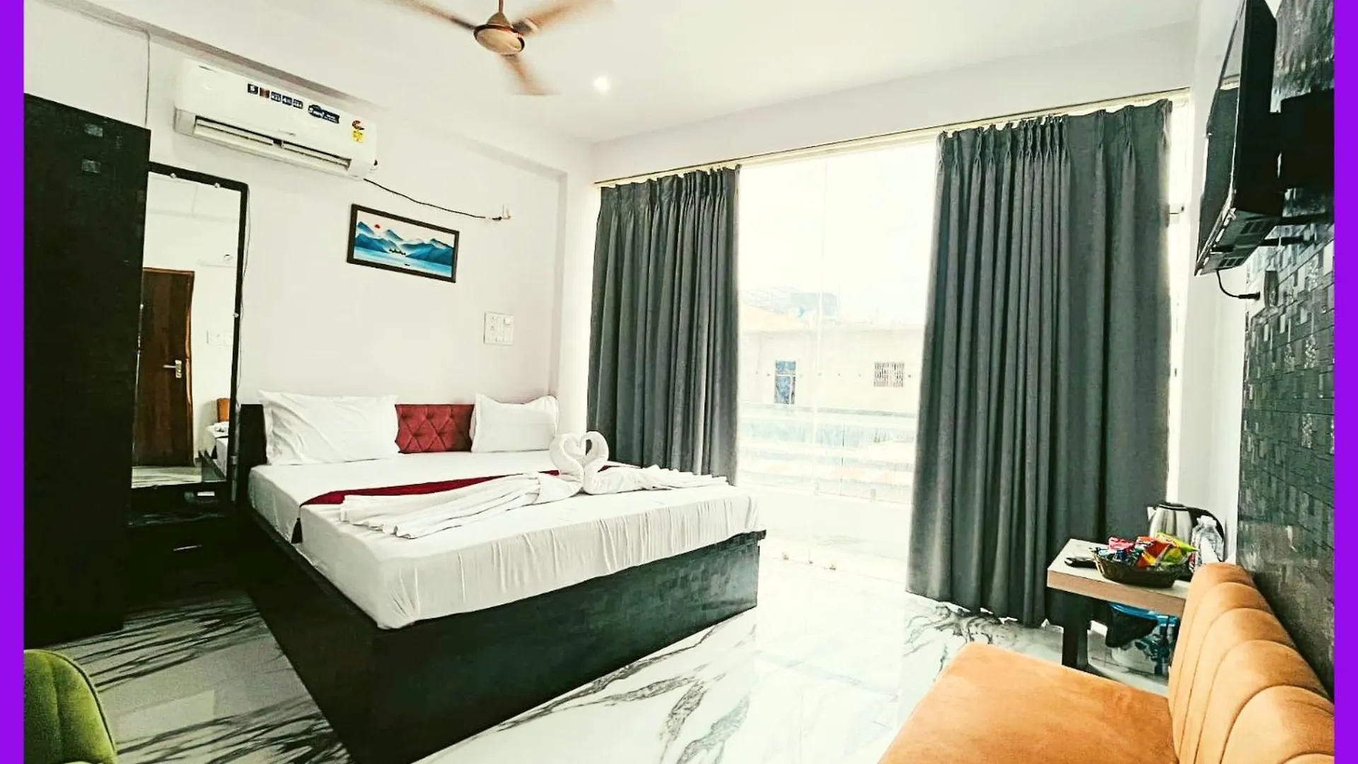 Hotel Vinayak # Grand Near Kashi Vishwanath Temple - Fully Air Conditioning Hotel - A Top Rated Four Star Hotel Váránasí