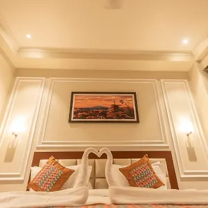 4* Hotel The Mandirian